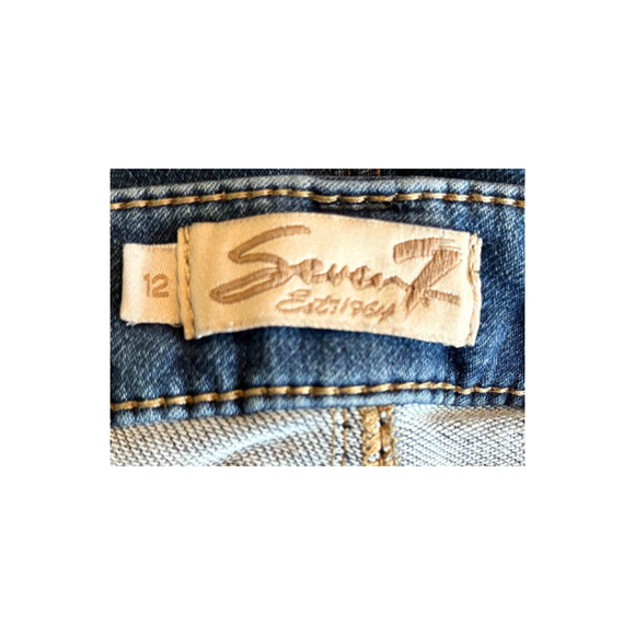 Seven7 Jeans Capri Distressed Embordered Pockets Blue Women’s Size 12 - Picture 7 of 8